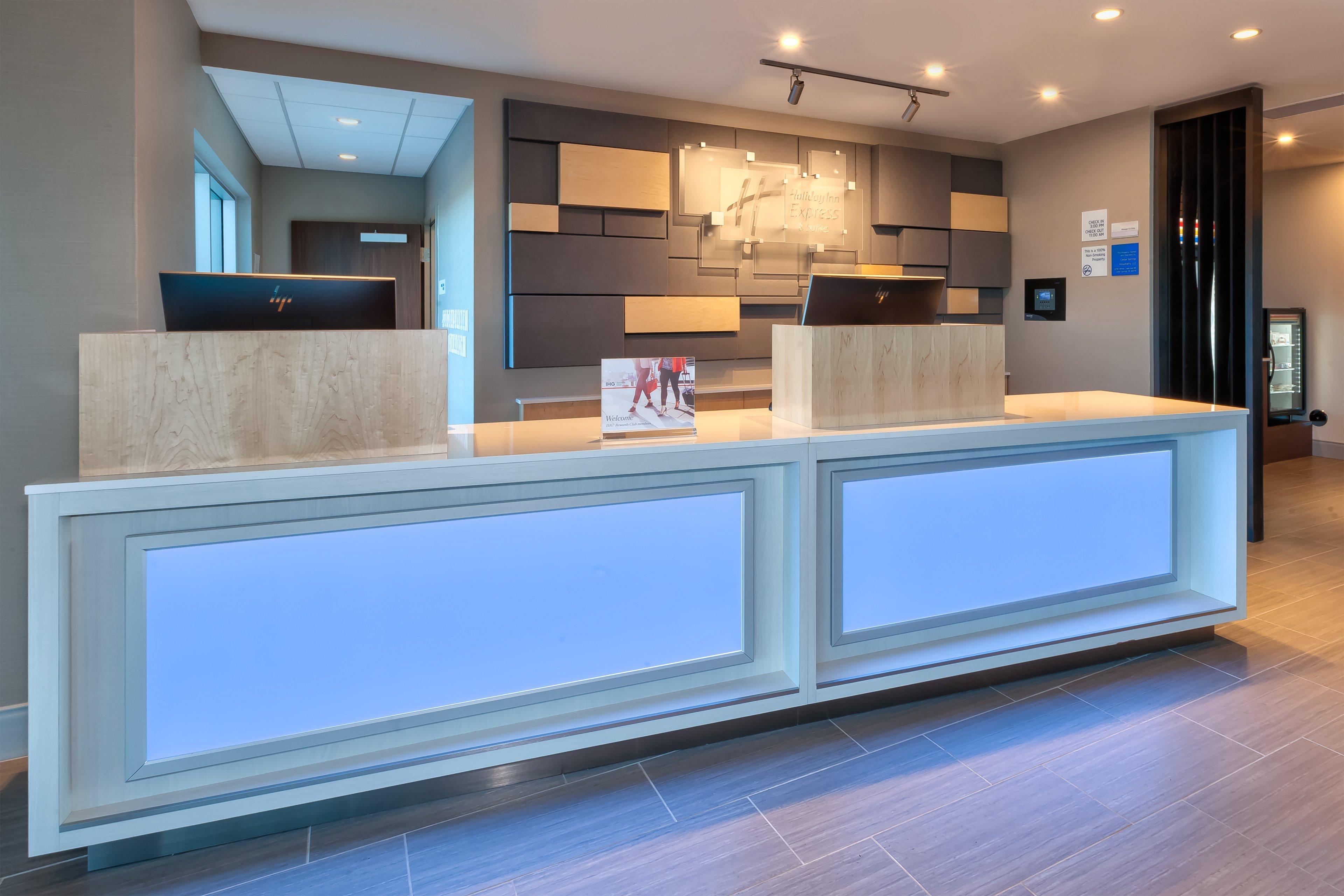 Express & - - Grand Rapids N By Ihg 3* Cedar Springs
