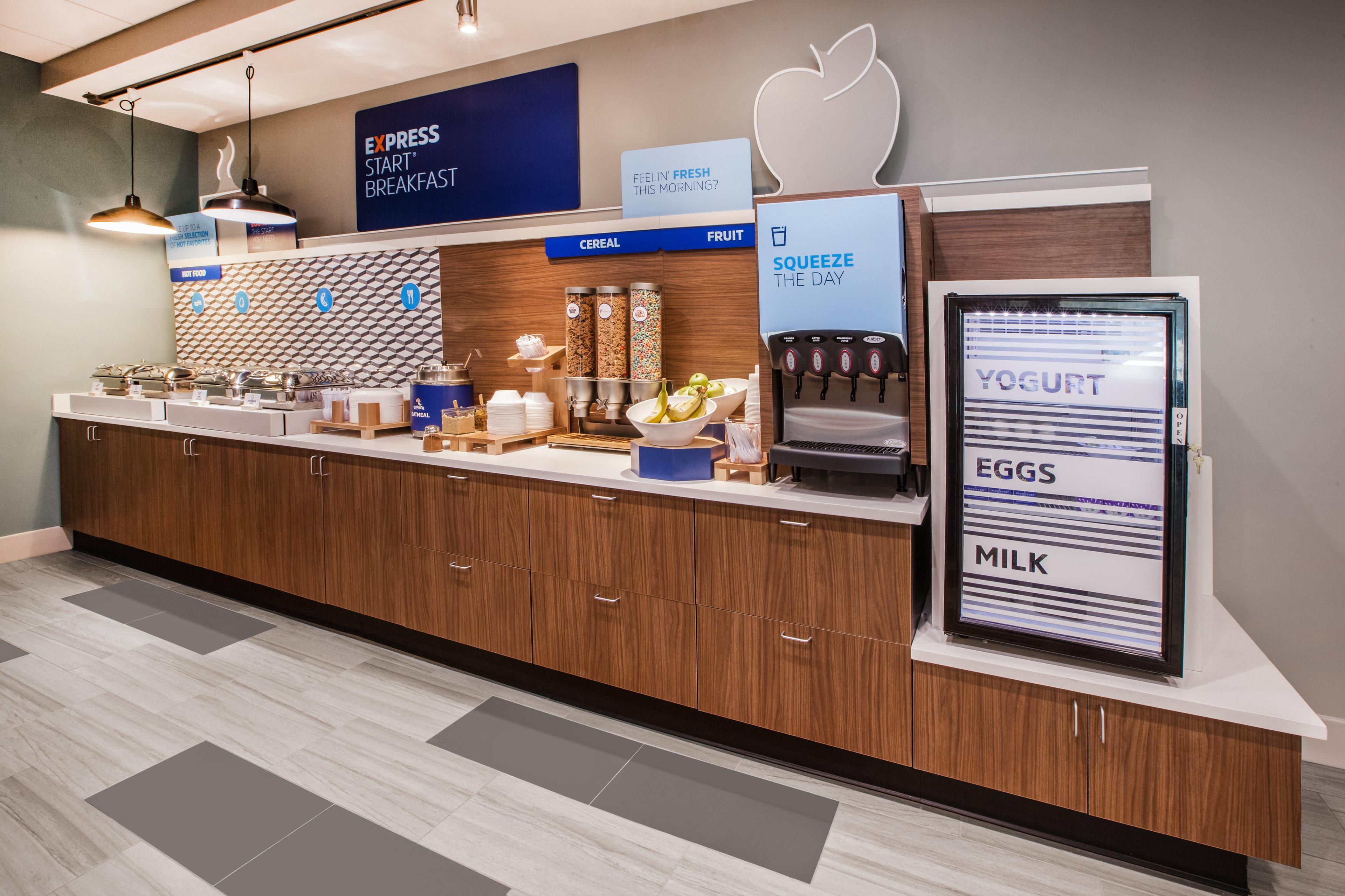 Express & - - Grand Rapids N By Ihg Cedar Springs
