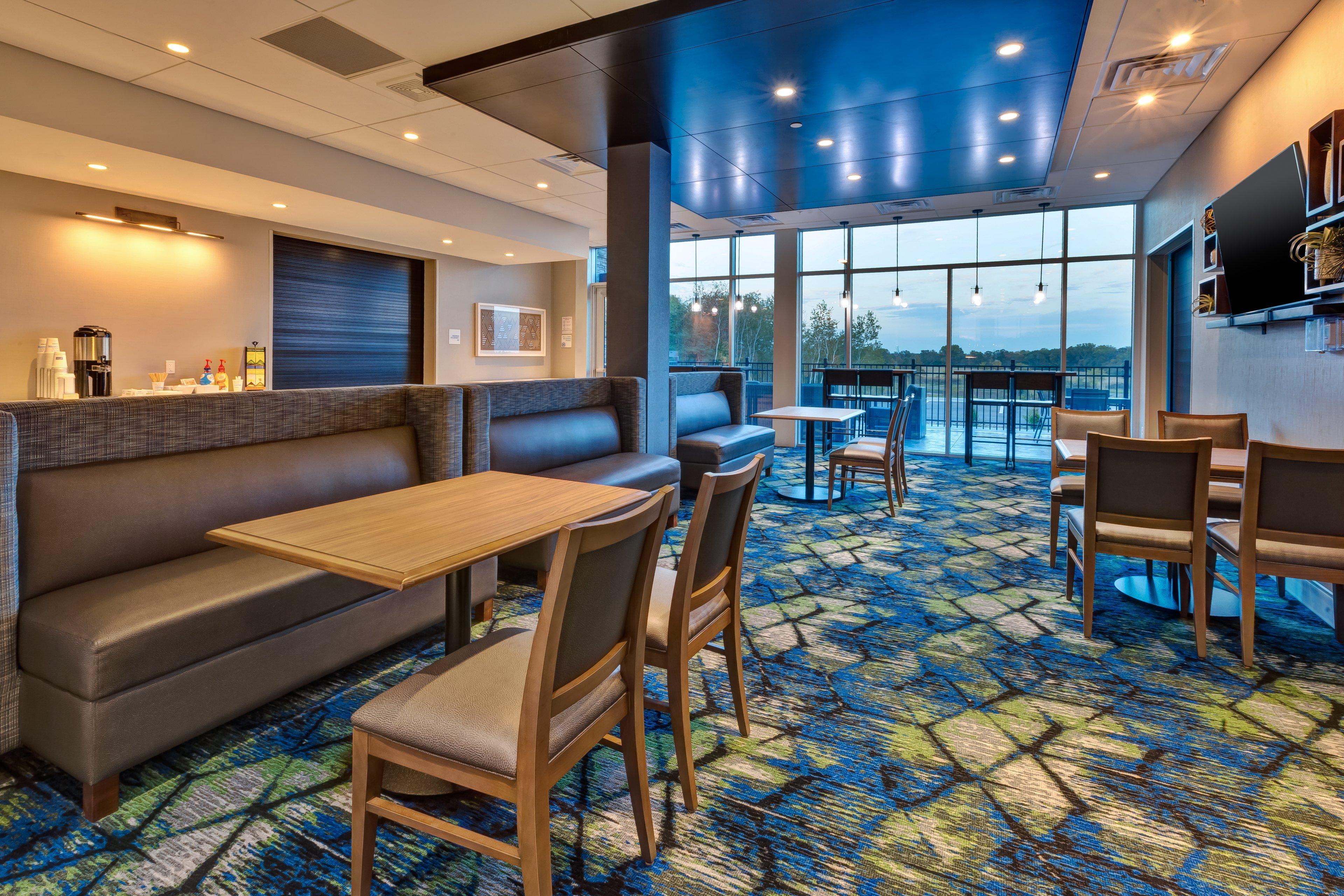 Express & - - Grand Rapids N By Ihg Hotel