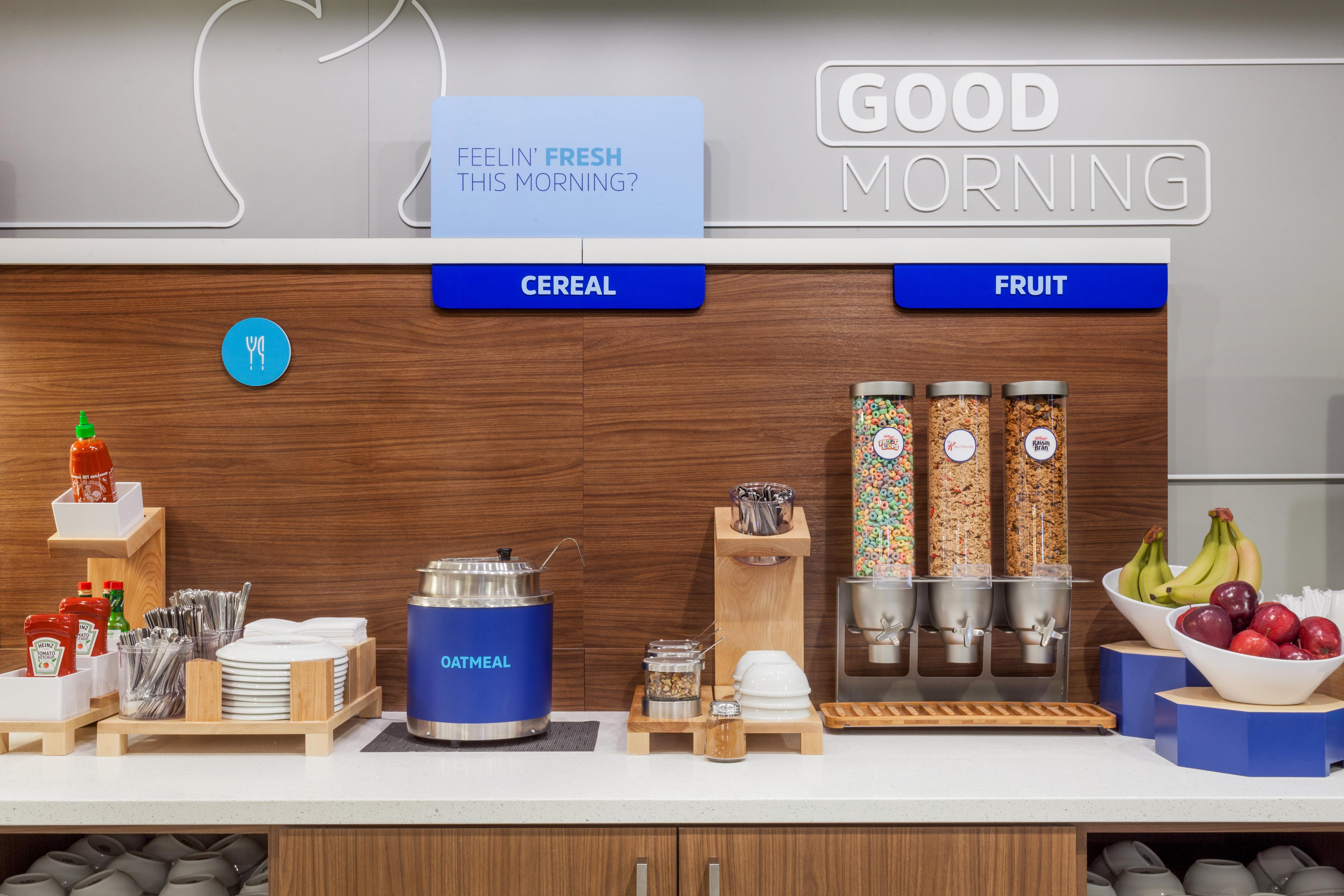 Express & - - Grand Rapids N By Ihg Hotel Cedar Springs