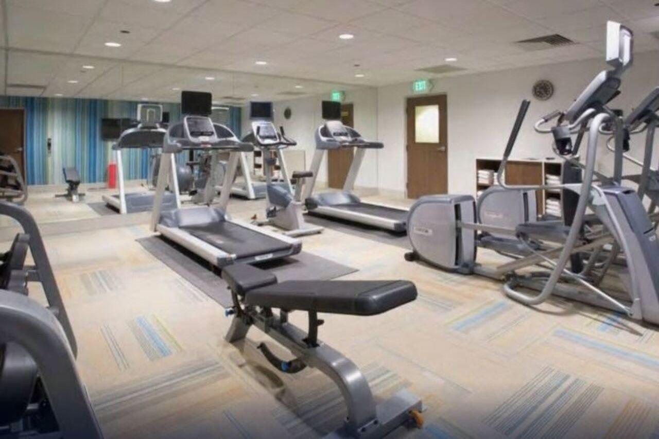 Express & - - Grand Rapids N By Ihg 3* Cedar Springs