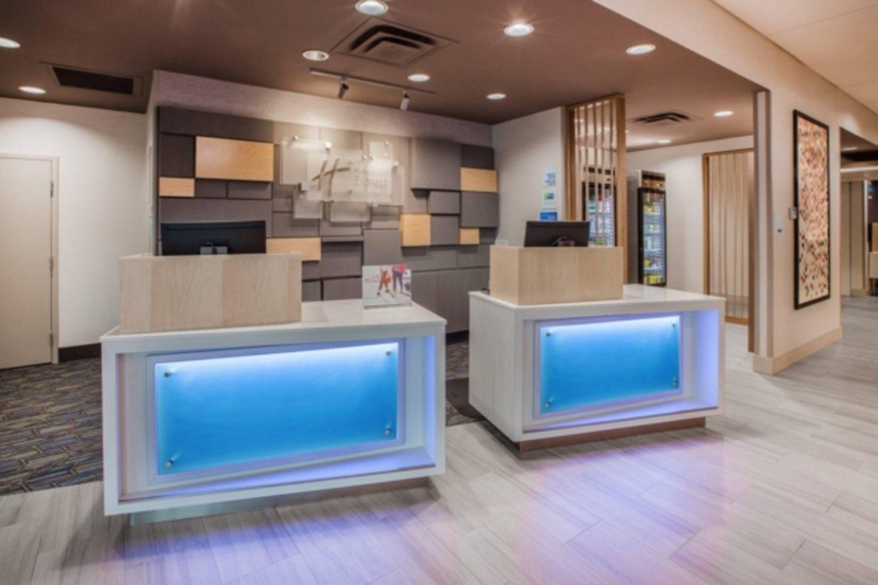 Express & - - Grand Rapids N By Ihg Hotel Cedar Springs